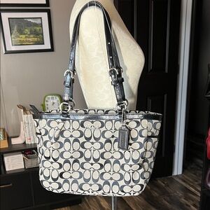 Coach Black and Gray Signature Shoulder Bag